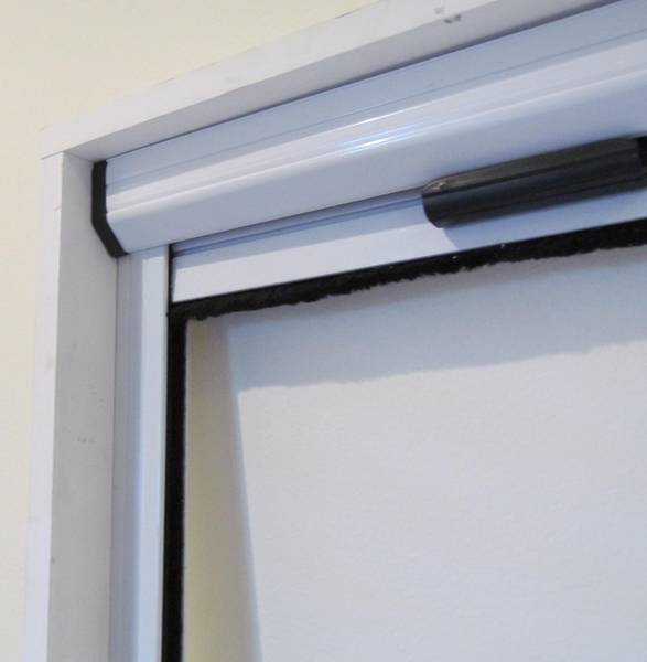 plase insecte tip rulou